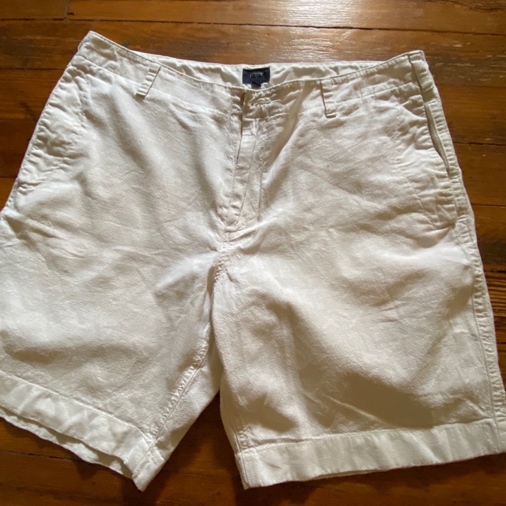 J Crew Men’s Linen shorts 36 Hardly worn.